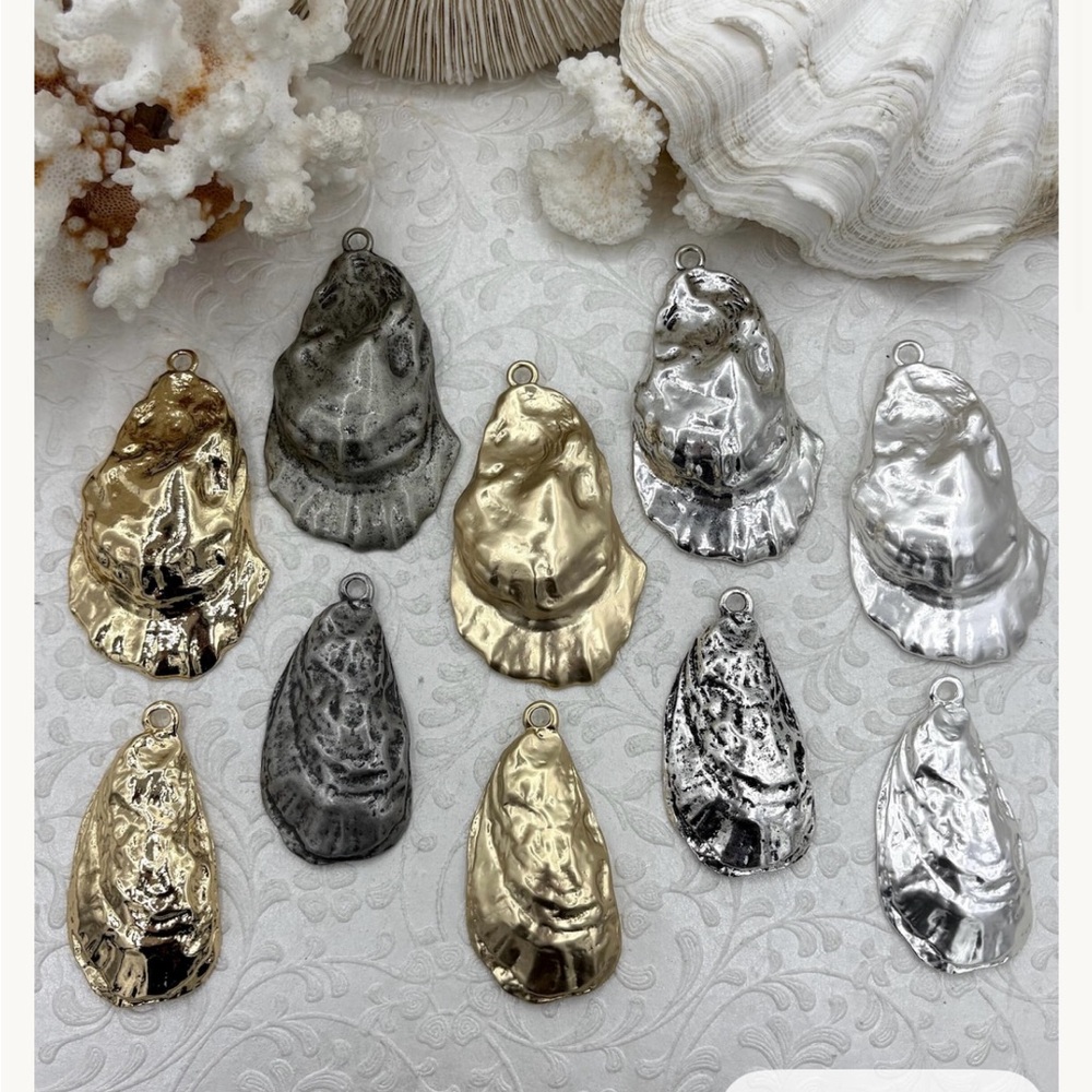 Metallic Oyster Shell Pendants/ Gold Beads
